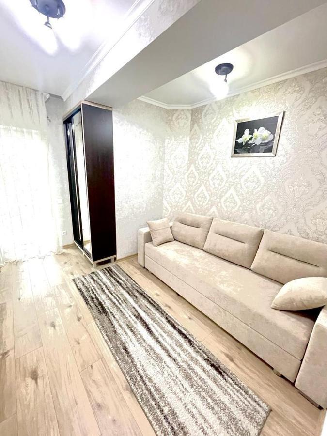 Large Apartment !!!Ciuflea Str. Chisinau Exterior foto